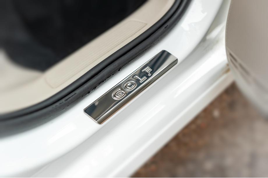 Volkswagen Golf 7/E-Golf 2012–2020 OmsaLine V2 tröskellister (4 st, rostfritt stål) Foto 3