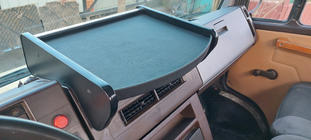 Mercedes T2 (507-814) 1967–1996 Instrumentbrädshylla (typ 3) foto 1