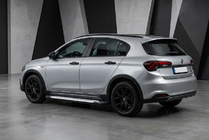 Fiat Tipo Cross 2021– Sidosteg Allmond Grey (2 st, aluminium) foto 1