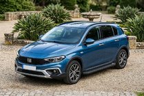 Fiat Tipo Cross 2021– Sidosteg Allmond Black (2 st, aluminium) foto 1