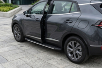 Kia Sportage 2021– Sidotrösklar Bosphore Grey (2 st, aluminium) foto 1