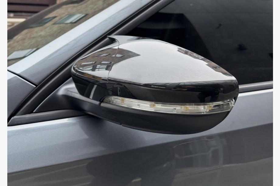 Volkswagen Passat B8 2015–2023 Spegelkåpor RLine-Look (2 st, USA) Foto 3