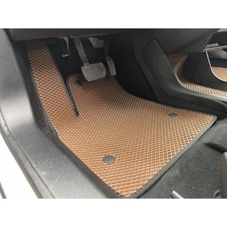 EVA bilmattor (2012-2021, tegelröda) Tesla Model S 2012– foto 3
