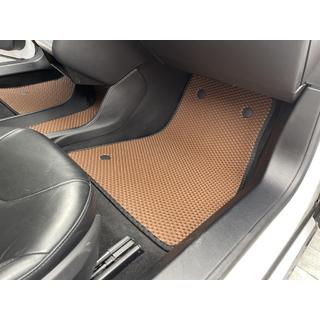 EVA bilmattor (2012-2021, tegelröda) Tesla Model S 2012– foto 4