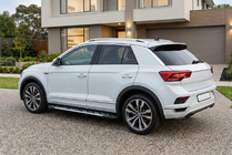 Volkswagen T-Roc 2017–2025 Sidosteg Sunrise (2 st, aluminium) foto 1