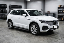 Volkswagen Touareg 2018– Sidosteg Tayga Black (2 st, aluminium) foto 1