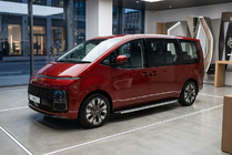 Hyundai Staria 2021– Sidosteg Fullmond (2 st, aluminium) foto 1