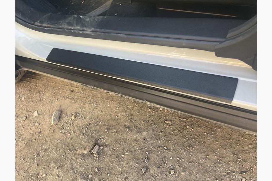 Mazda CX-30 2019– DDU Mat instegslister (2 st, plast) Image