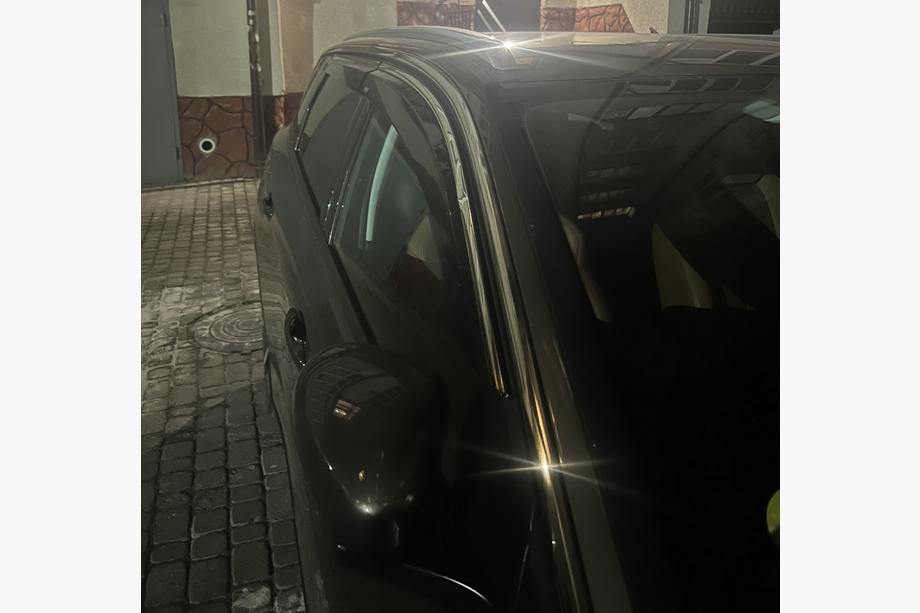 Peugeot 5008 2016–2023 Vindavvisare för fönster med kromlist (4 st, Niken) Foto 5