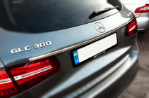 Mercedes GLC X253 2015–2022 Kromlist ovanför registreringsskylten (rostfritt stål) foto 3