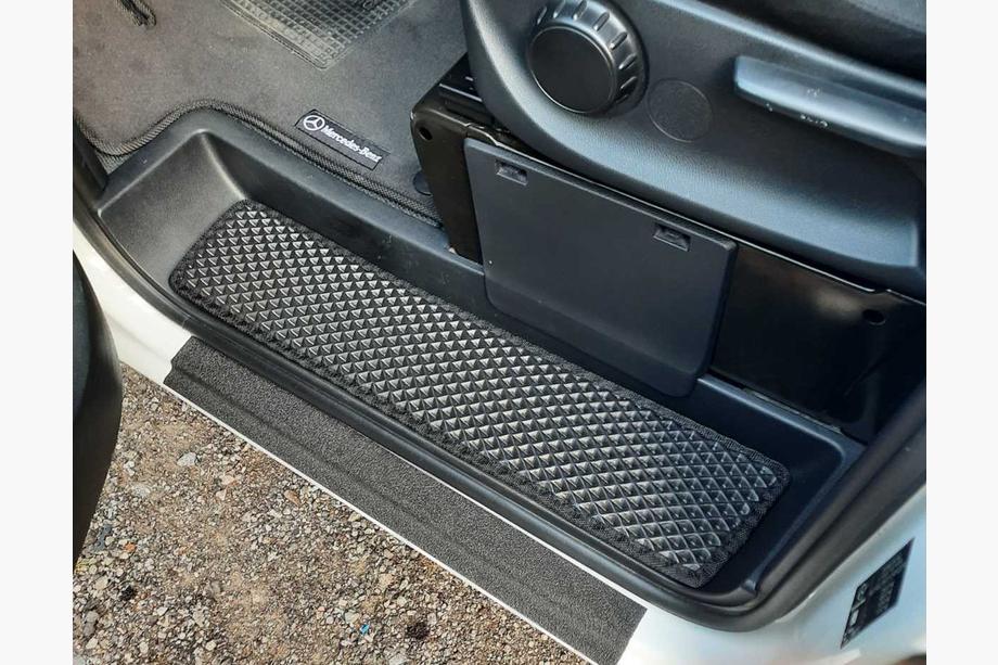 Mercedes Vito/V-klass W447 2014– Tröskelmattor (3 st, EVA, svarta) Image