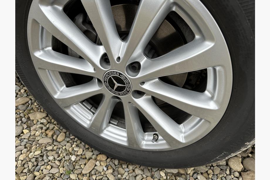 Mercedes-Benz Navkåpor 71/75 mm utan ring (4 st, svarta V2) Foto 3
