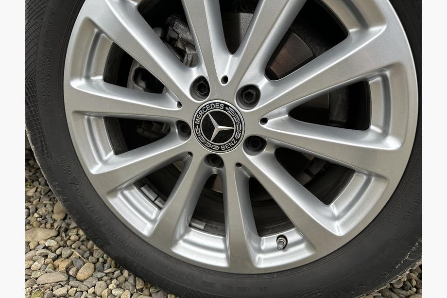 Mercedes-Benz Navkåpor 71/75 mm utan ring (4 st, svarta V2) Foto 4
