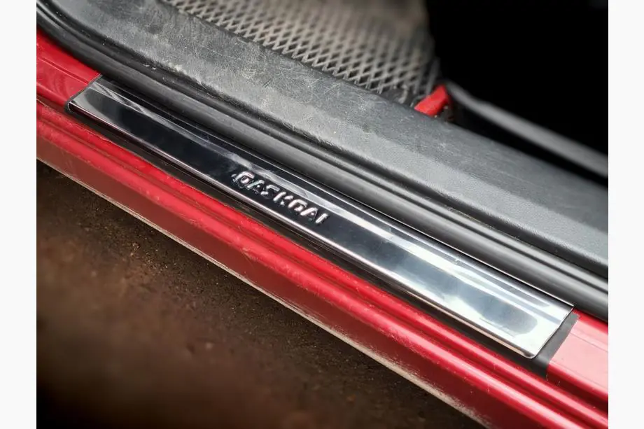 Nissan Qashqai 2007–2010 Instegslister (Carmos V2, 4 st, rostfritt stål) Image