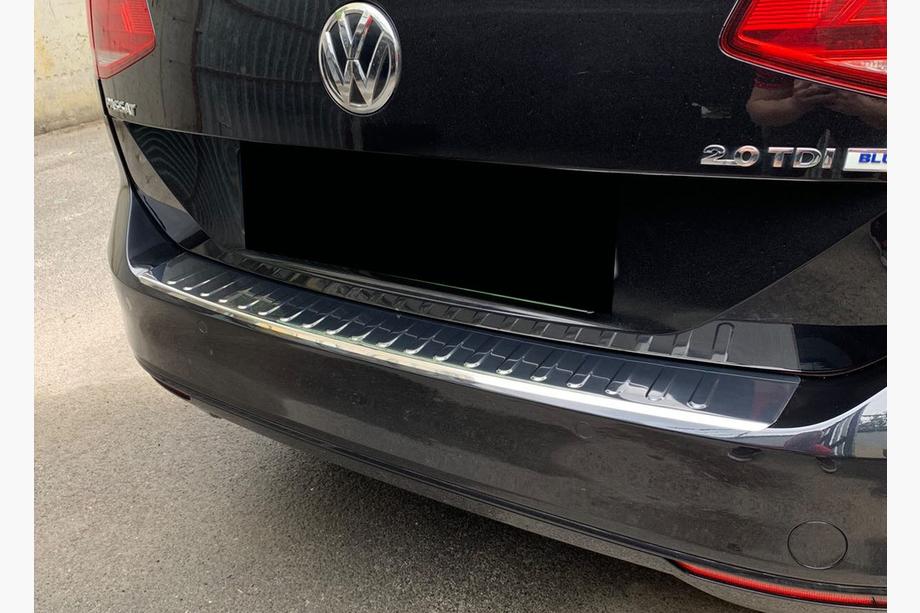Volkswagen Passat B8 2015–2023 Kromat bakre stötfångarskydd Carmos V2 (SW) Image