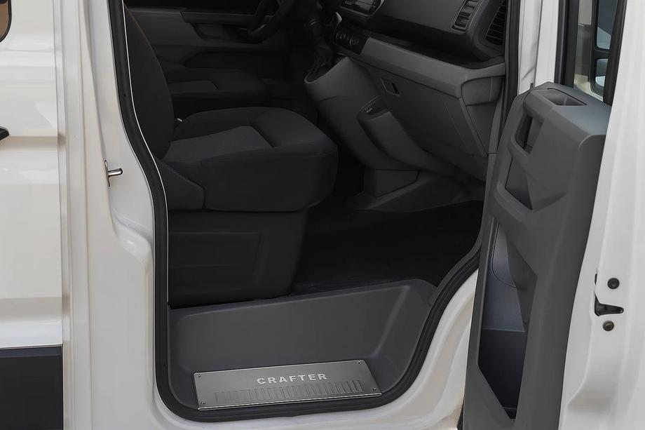Volkswagen Crafter 2006–2016 Invändiga instegslister i krom (Carmos V2) 3 st, Carmos – turkiskt stål Image