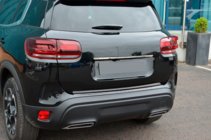 Citroen C5 Aircross 2017–2025 Kromlist ovanför registreringsskylten (rostfritt stål) foto 4