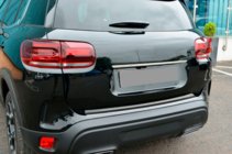 Citroen C5 Aircross 2017–2025 Kromlist ovanför registreringsskylten (rostfritt stål) foto 2
