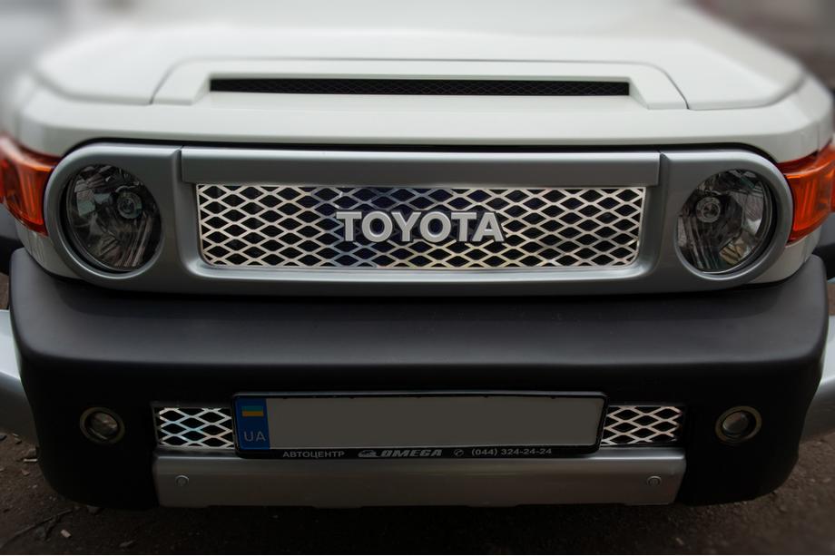 Toyota FJ Cruiser 2006–2022 Krom grillister (rostfritt stål) Image