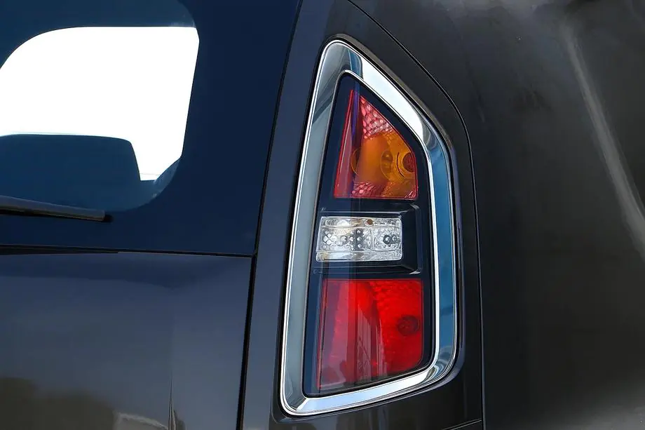 Kia Soul I 2008–2013 Bromsljusramar (2 st, rostfritt stål) Image