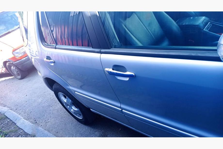 Mercedes ML W163 1997–2005 Kromade handtagskåpor (4 st) Foto 3