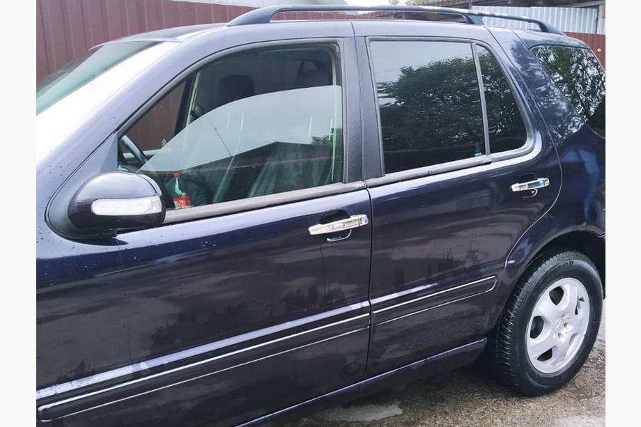 Mercedes ML W163 1997–2005 Kromade handtagskåpor (4 st) Foto 6
